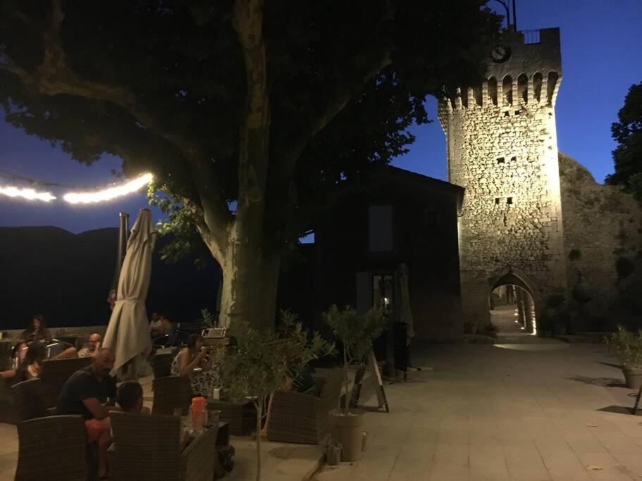 La Vue Est Belle Lägenhet Montbrun-les-Bains Exteriör bild