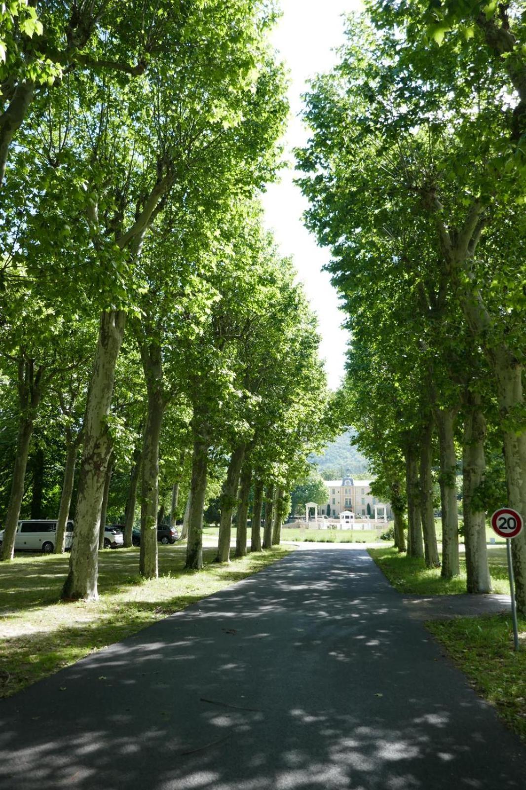 La Vue Est Belle Lägenhet Montbrun-les-Bains Exteriör bild